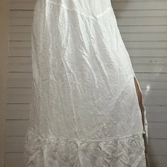 Shyanne White Lace Skirt - Picture 3 of 6